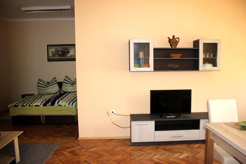 Veva Apartman - Eger Magánszálláshely Exterior foto